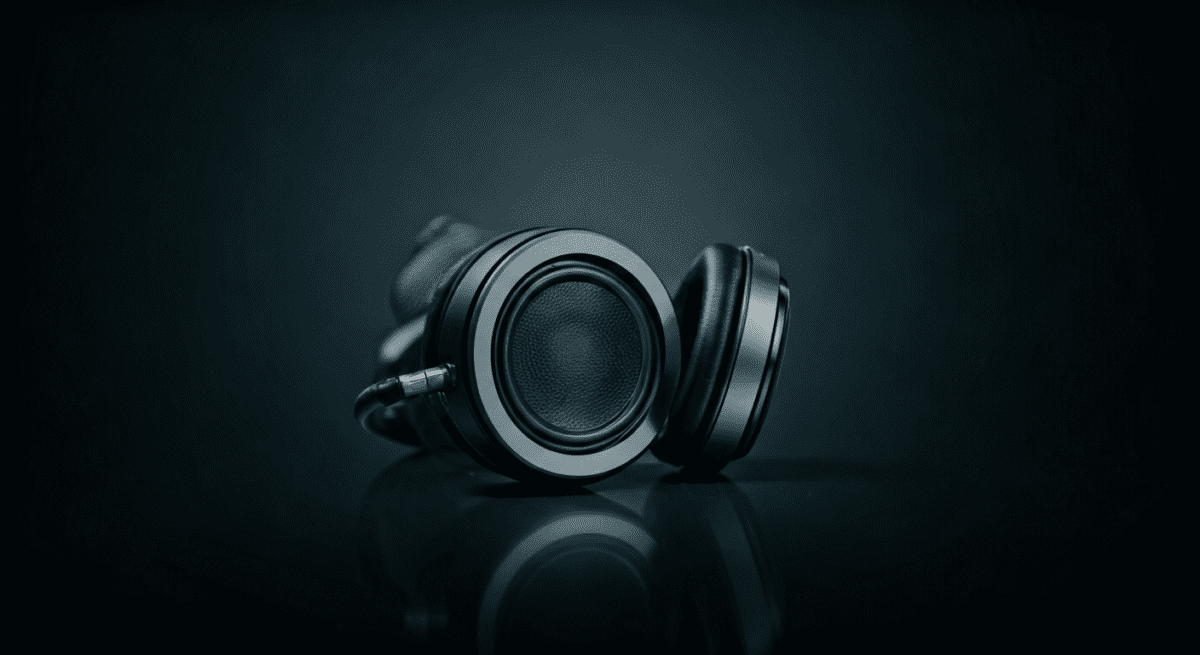 Are Entry Level Speakers Better Than Mid Fi Headphones?