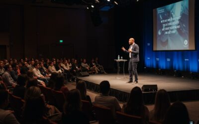 Ultimate List of Inspirational Speakers: Top 2024 Picks