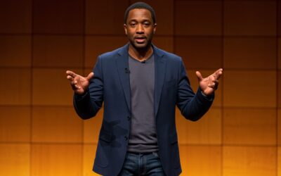 Why a Speakers Clothing Can Be a Form of Visual Aid