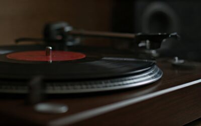 Can You Put Speakers Next to Turntable?