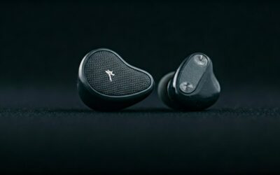 How Do In-Ear Headphones Compare to Earbuds in Terms of Sound Quality and Comfort?