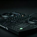How to Connect DDJ-FLX4 to Speakers